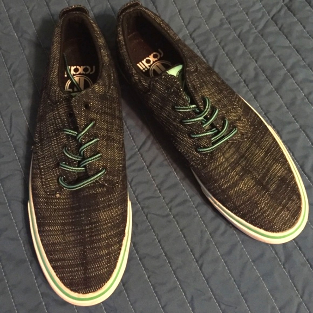 Black Canvas Casuals 8.5